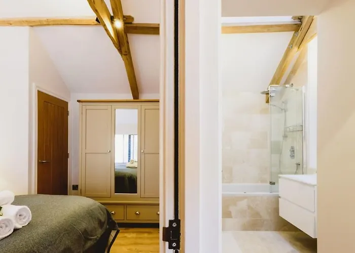 The Hay Barn - Hopewell * Bristol