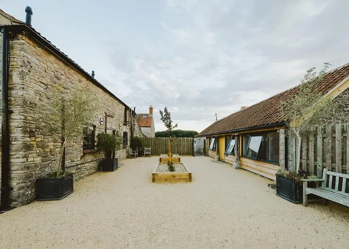 The Hay Barn - Hopewell * Bristol