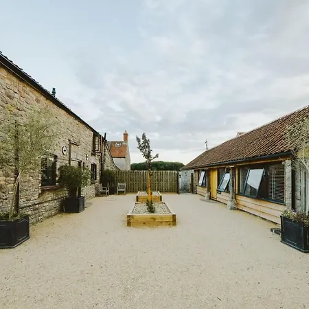 The Hay Barn - Hopewell * Bristol